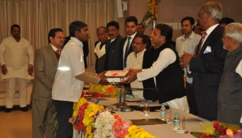 The 102 National Ambulance Service (for pregnant mothers and neonates) was launched by Hon. Chief Minister of Uttar Pradesh Sri. Akhilesh Yadav on 17th of January, 2014